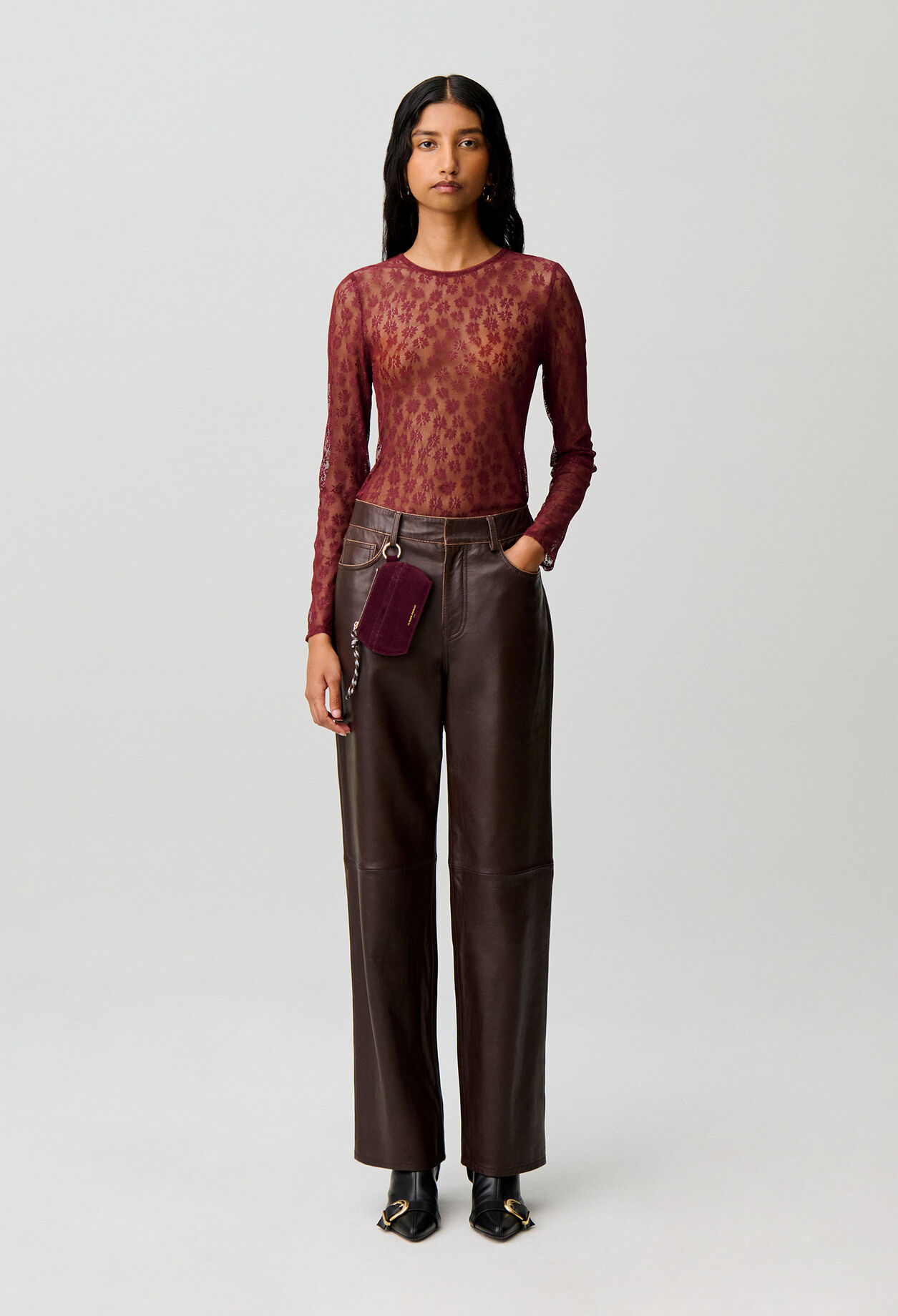 Fitted long-sleeved lace T-shirt