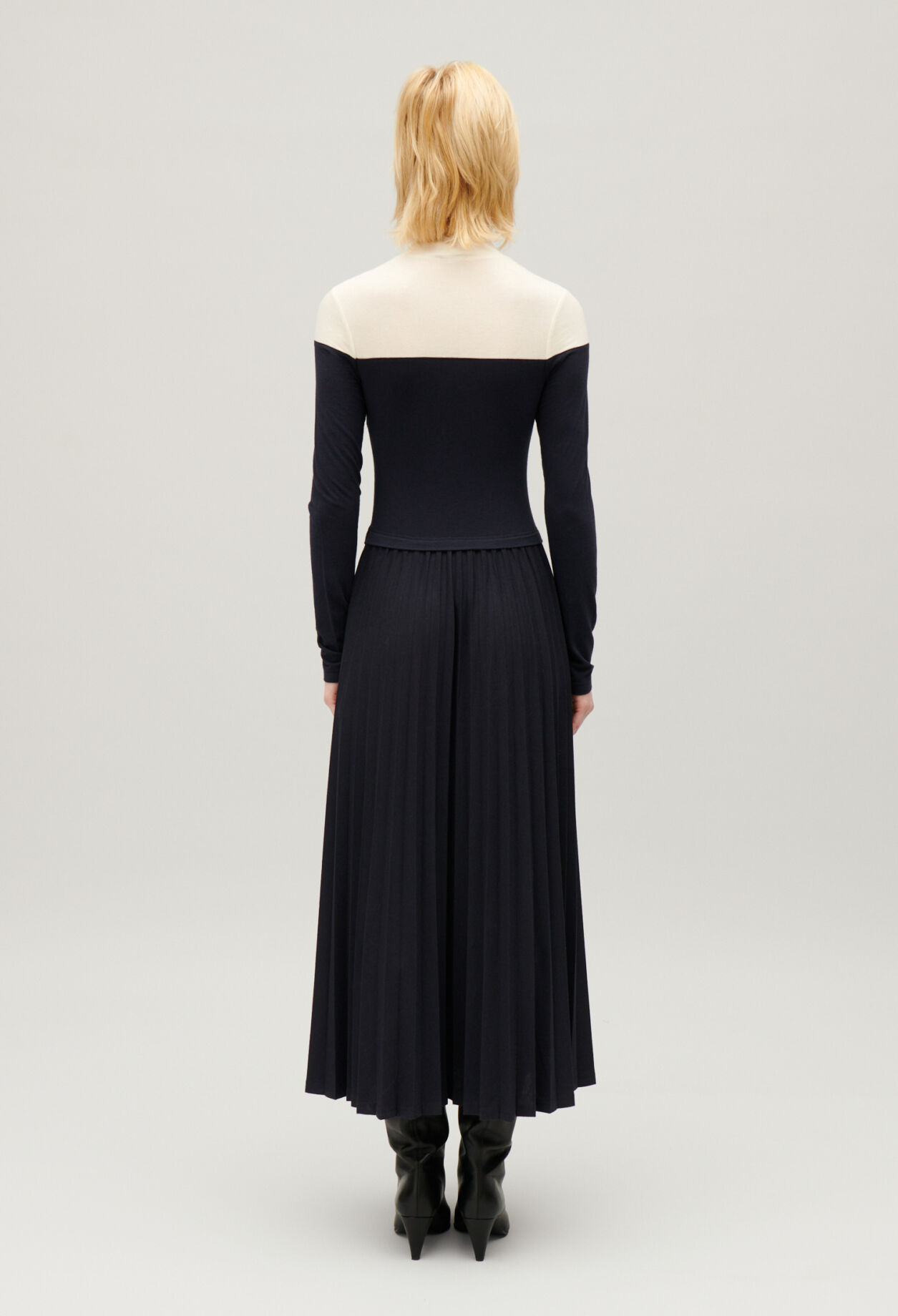 Twist three-tone pleated maxi dress