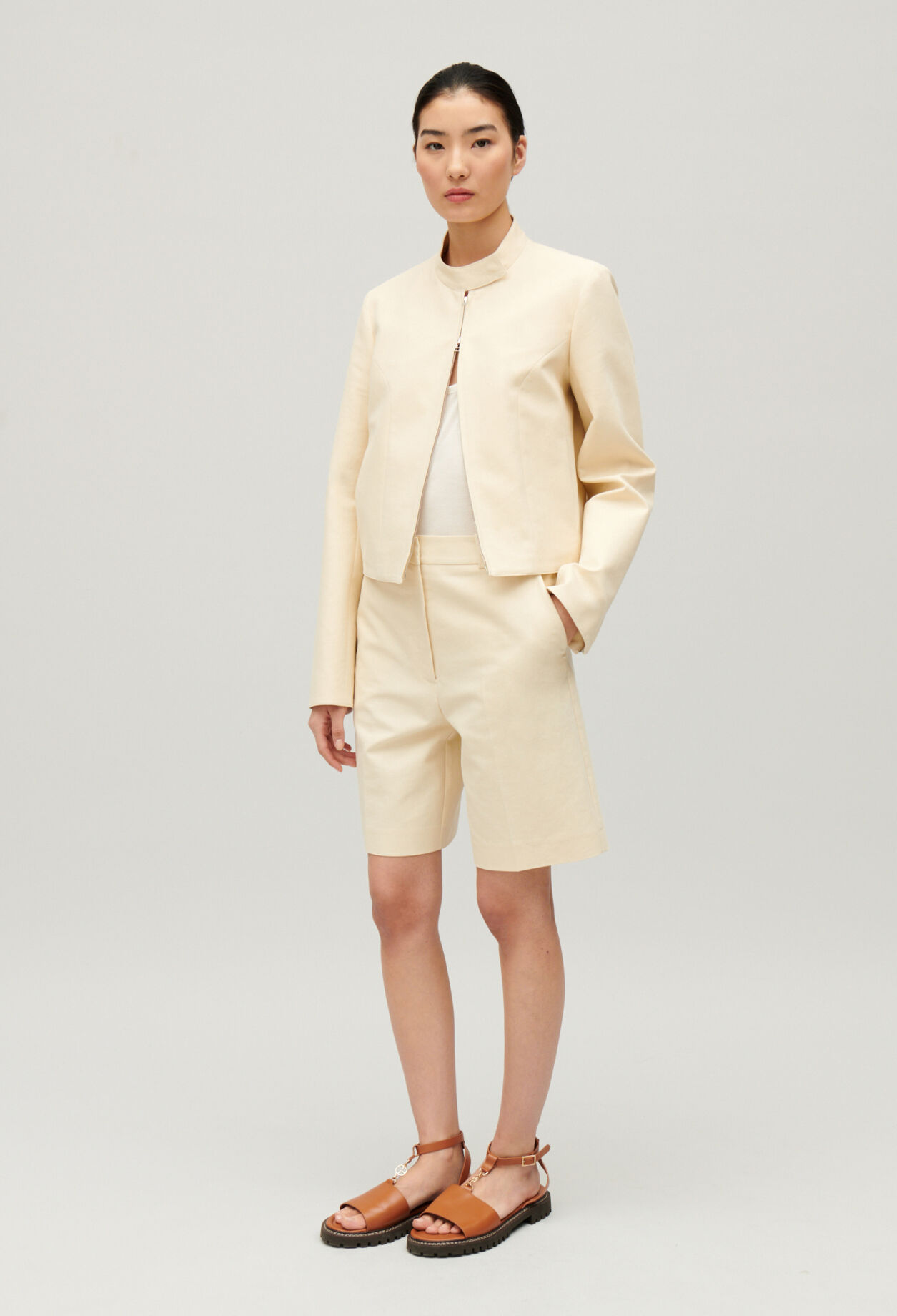 Pale beige cotton Bermuda shorts