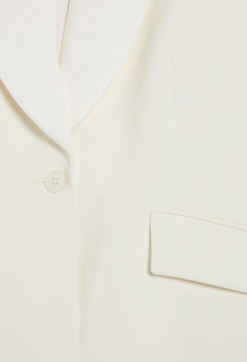 Dual fabric suit jacket