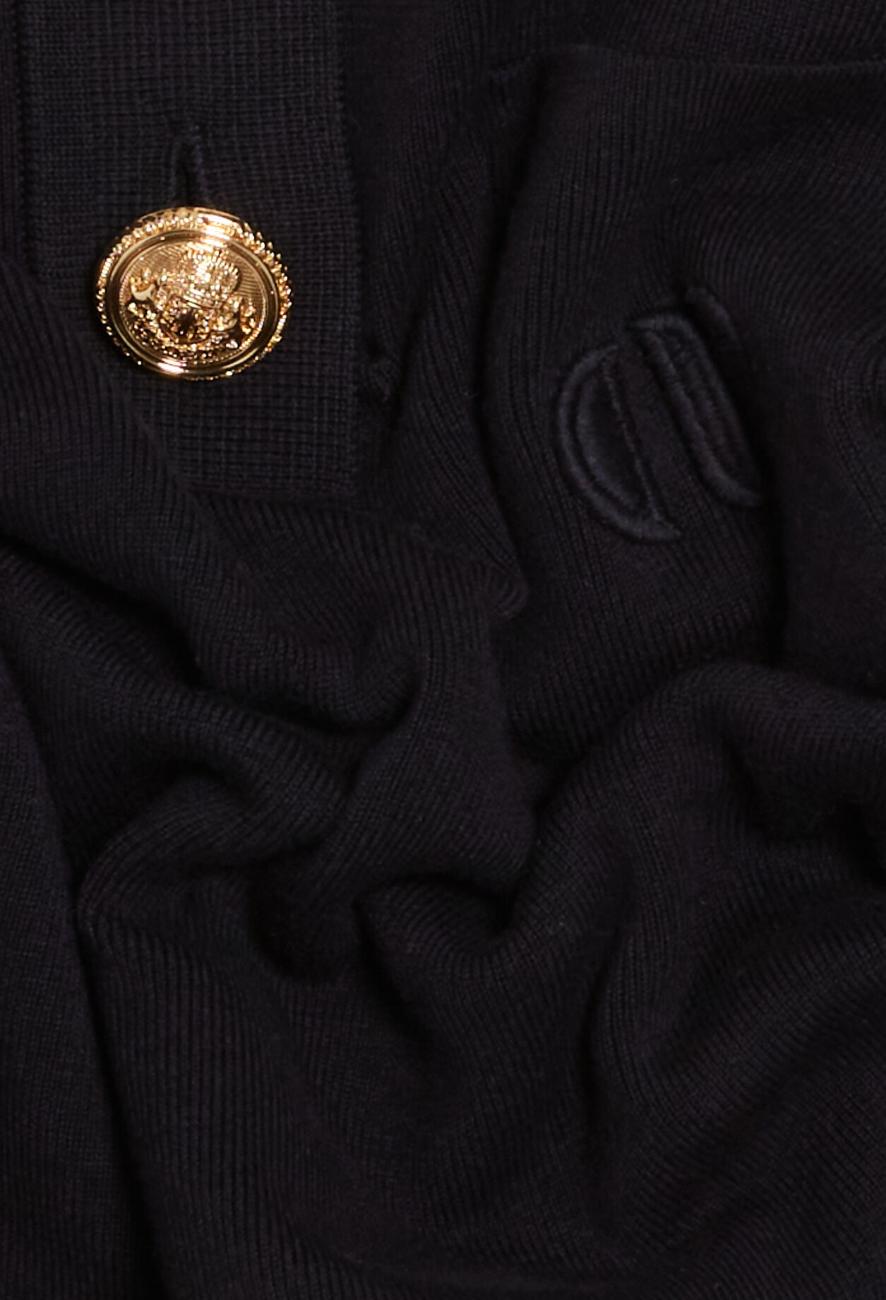 Navy blue long-sleeved jumper