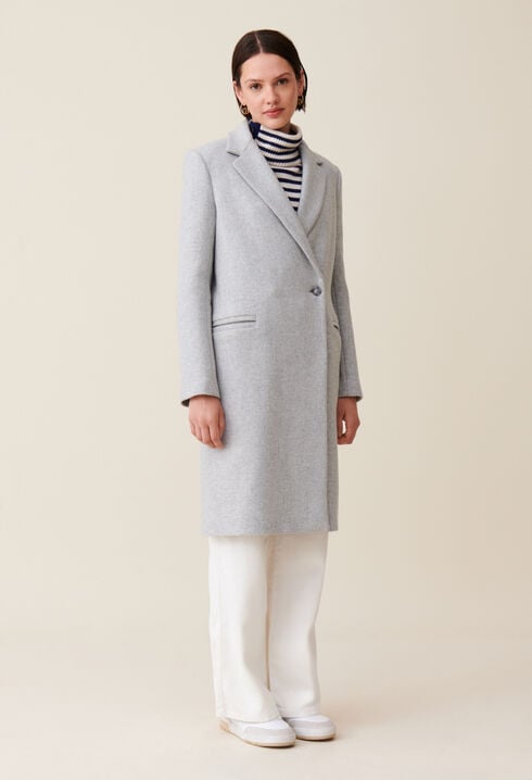 Light grey mid-length tailored coat