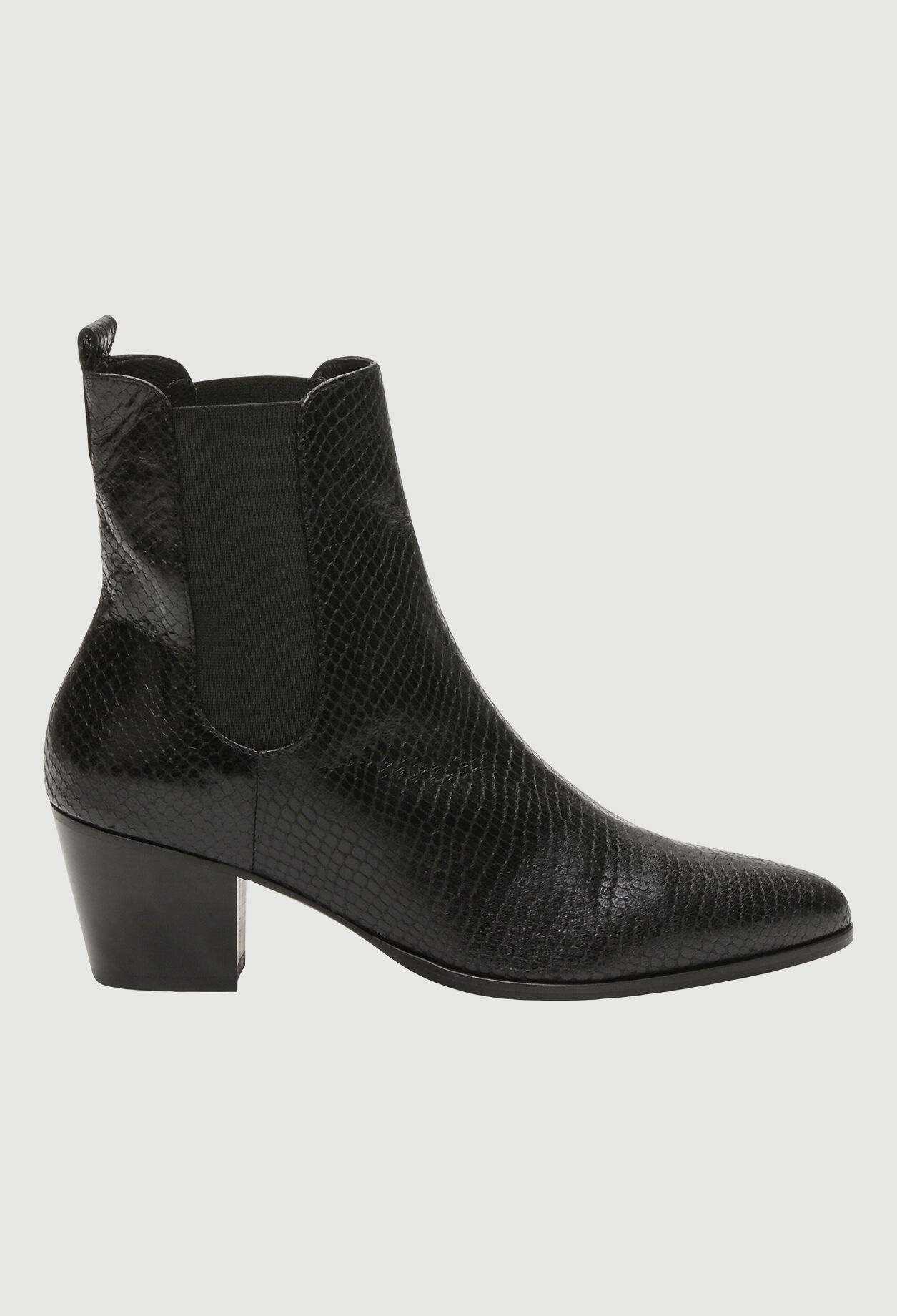 Heeled boots