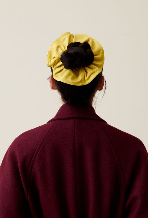 Leather scrunchie with topstitching