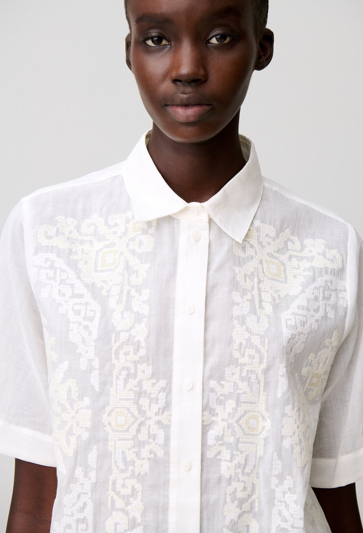 Embroidered cotton shirt
