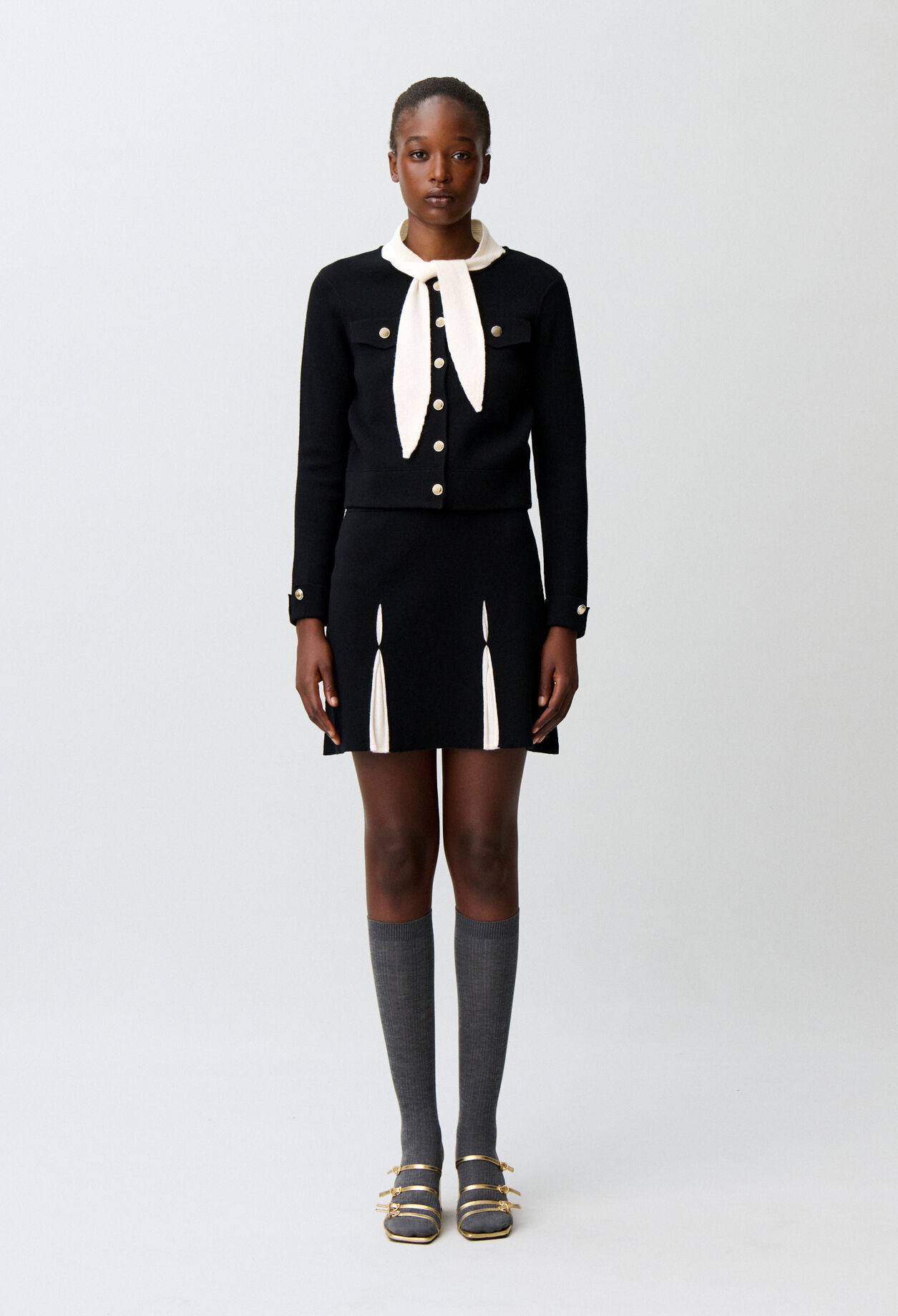 Short knitted skirt