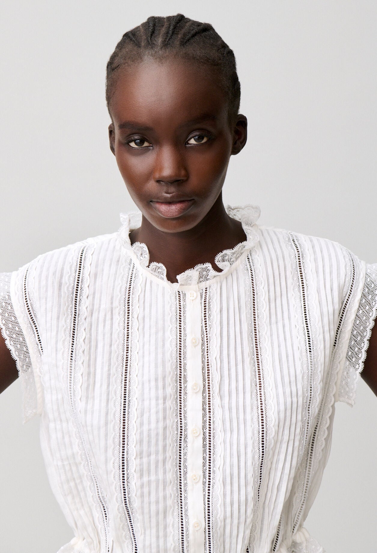 Sleeveless short shirt