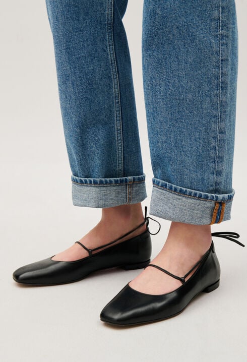 Black leather ballet pumps