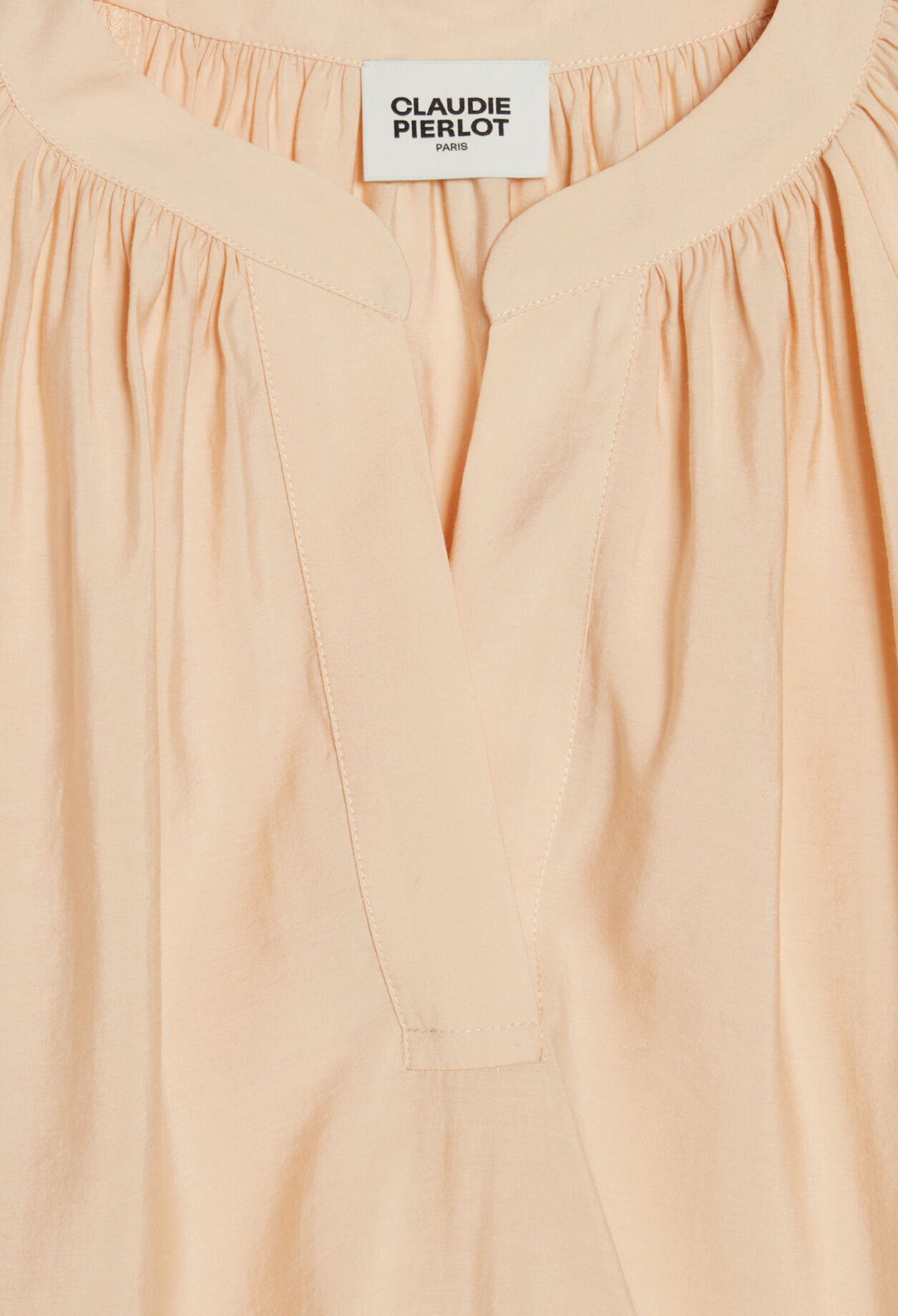 Short-sleeved blouse