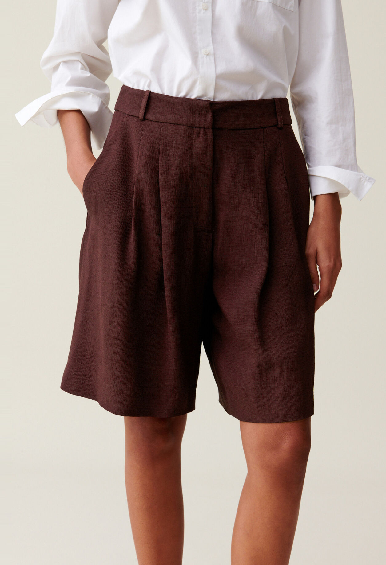 High-Waisted Cappuccino Bermuda