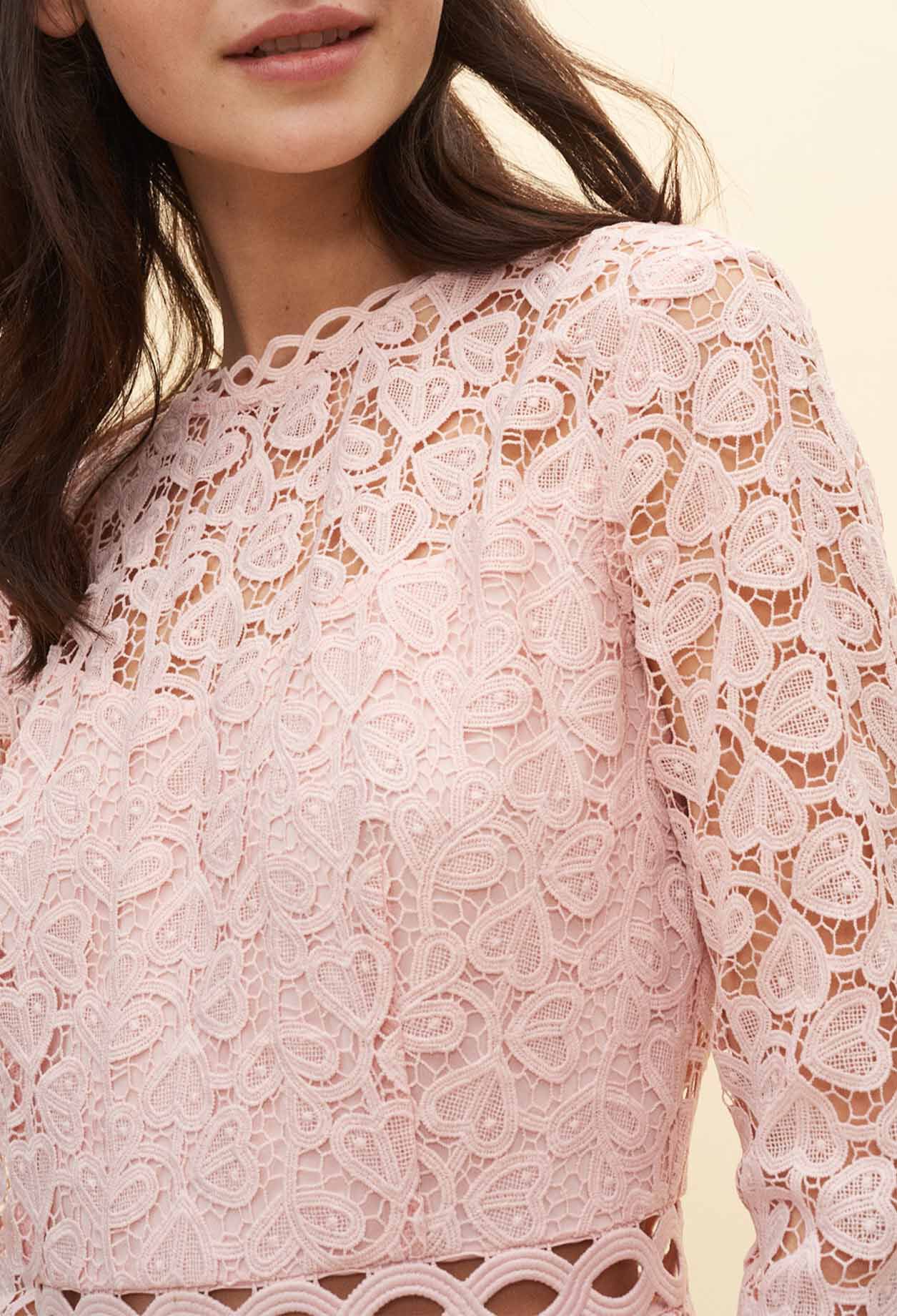 Short lace dress