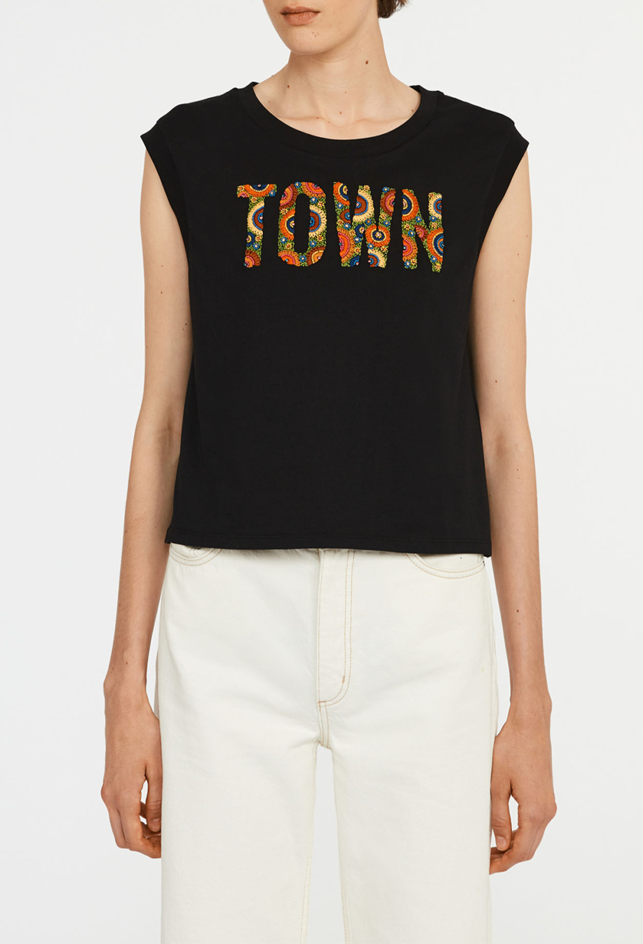 Embroidered t-shirt Embroidered t-shirt