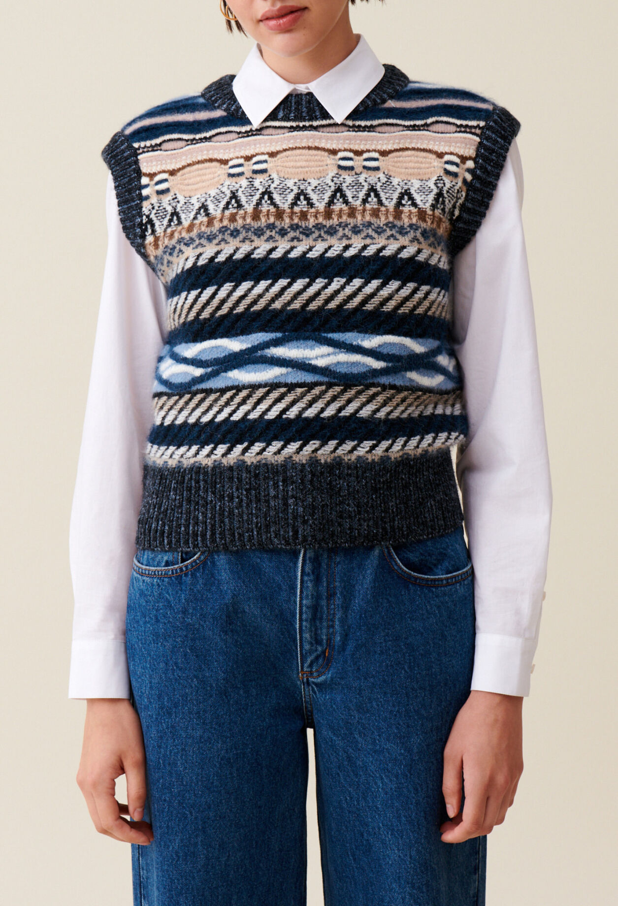 Sleeveless patterned striped jumper