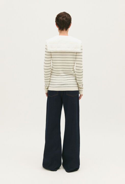 Jumper with removable collar