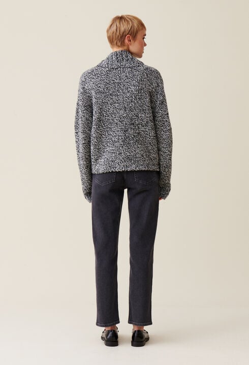 Grey chunky knit V-neck jumper