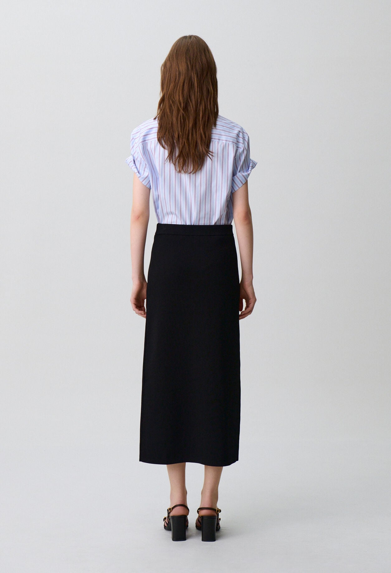 Fitted knitted midi skirt