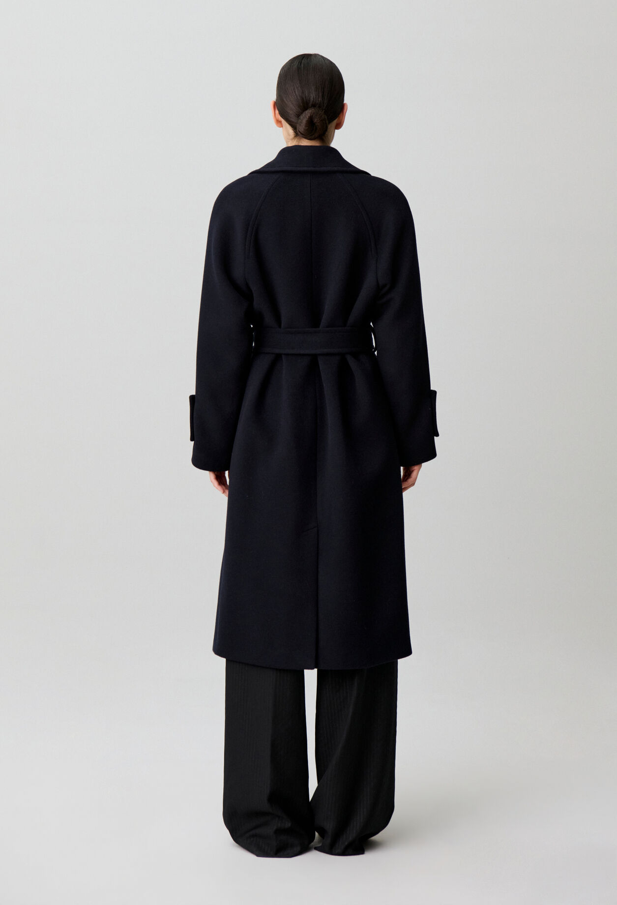 Straight coat with removable belt