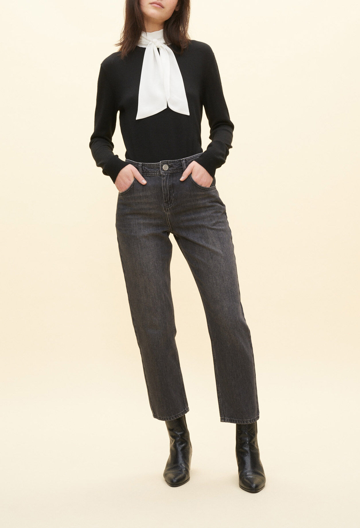 Straight faded jeans