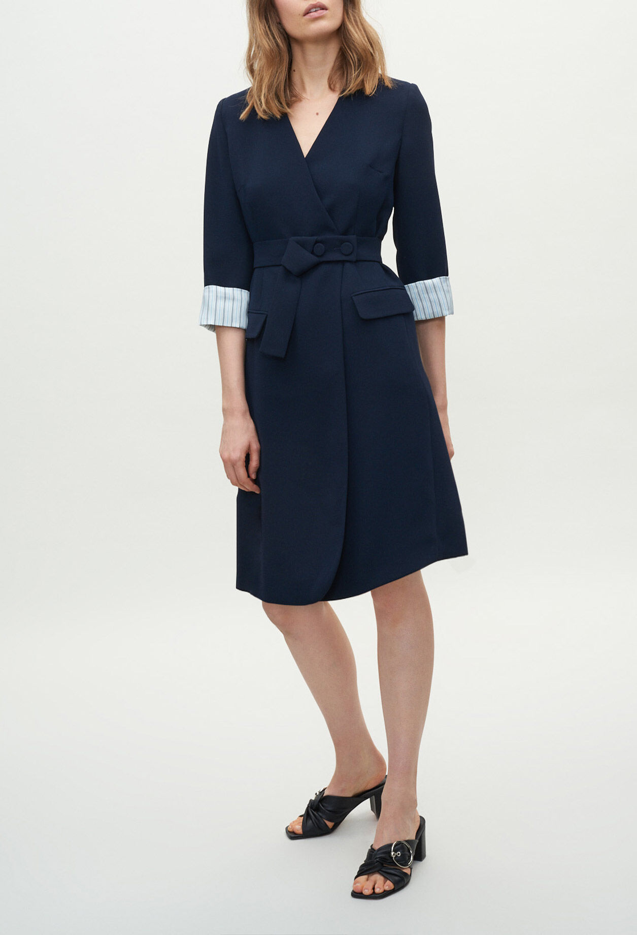 Dress with contrasting cuffs Dress with contrasting cuffs