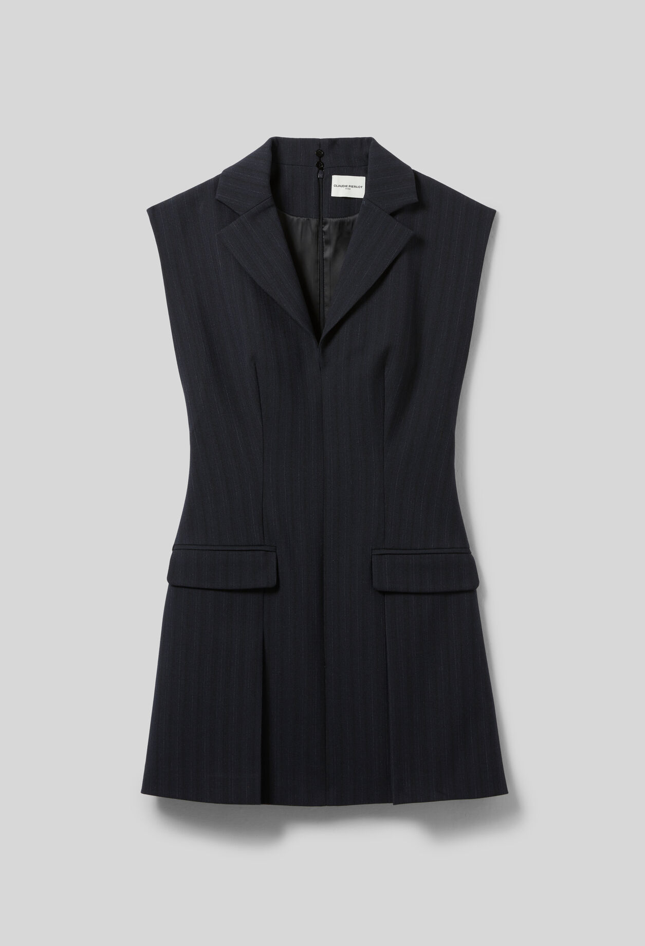 Short fitted pleated dress