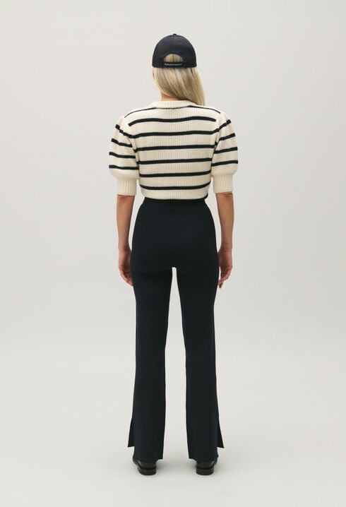 Straight cut trousers slits