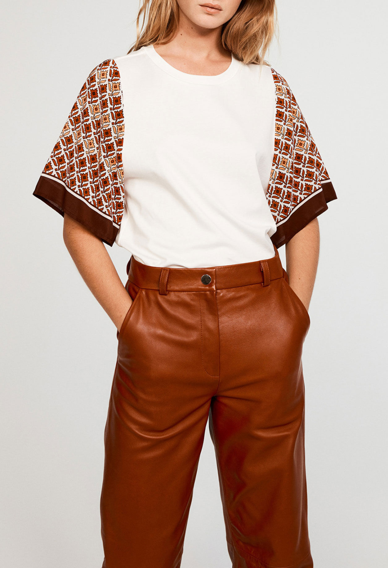 Bi-material T-shirt Bi-material T-shirt