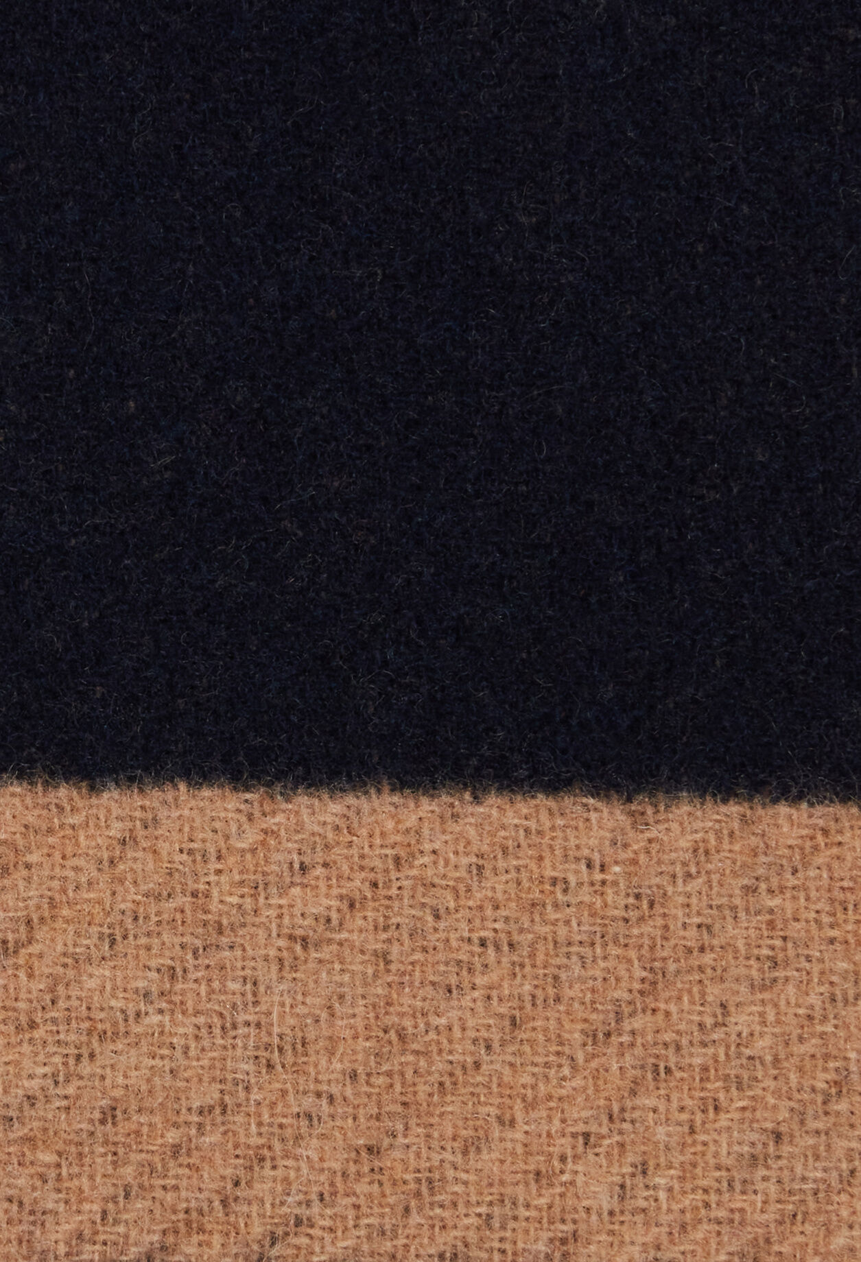 Wool scarf with logo