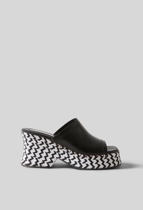 Two-tone woven raffia mules