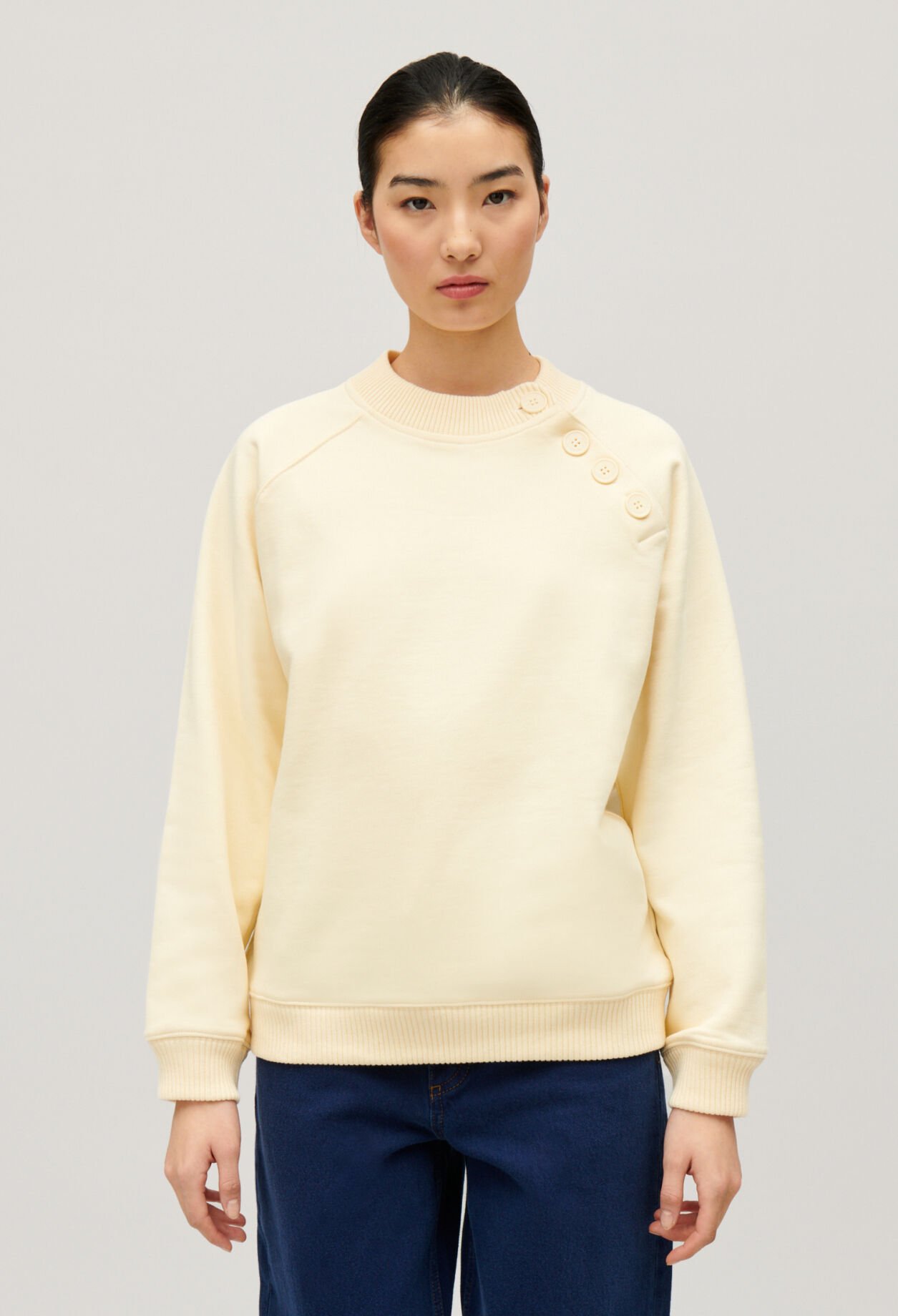 Button sweatshirt