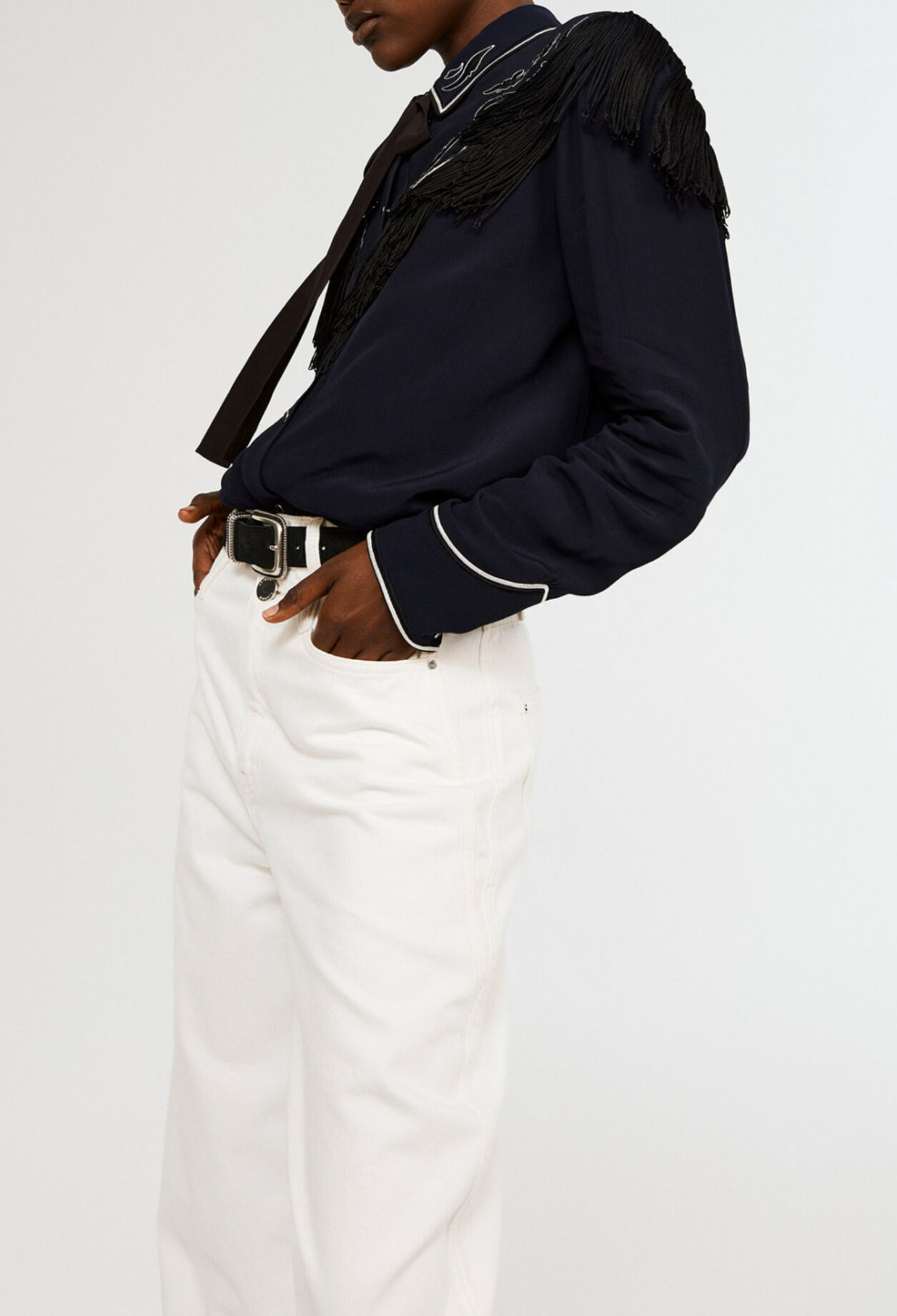 Long-sleeved top with classic collar