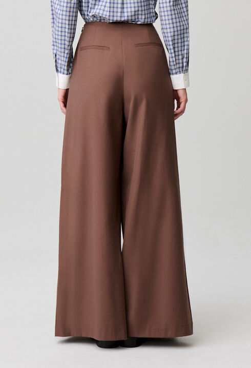 Wide straight-leg trousers
