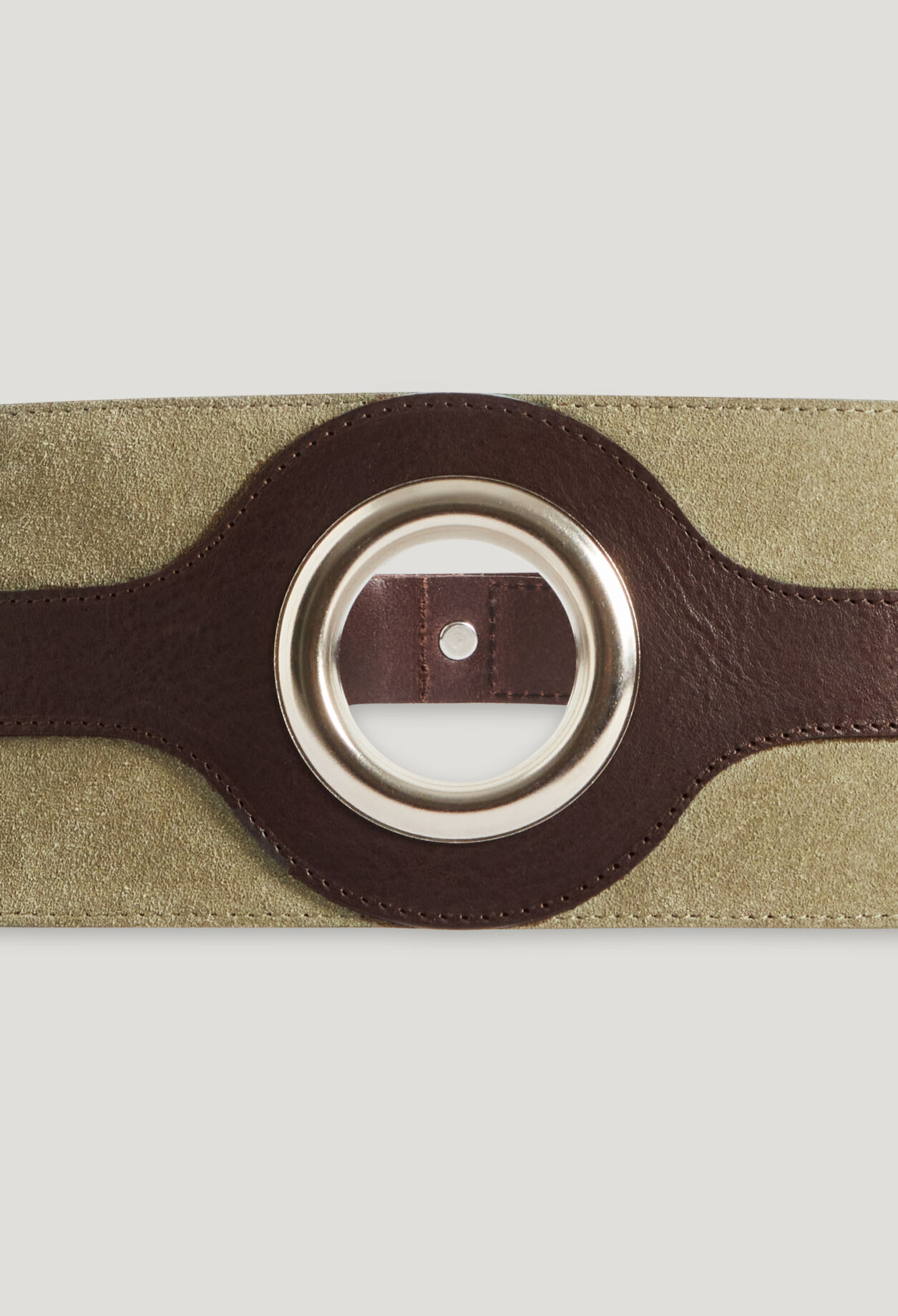 Eyelet leather belt