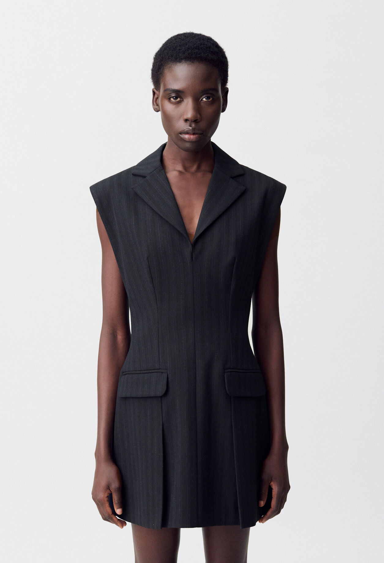 Short fitted pleated dress