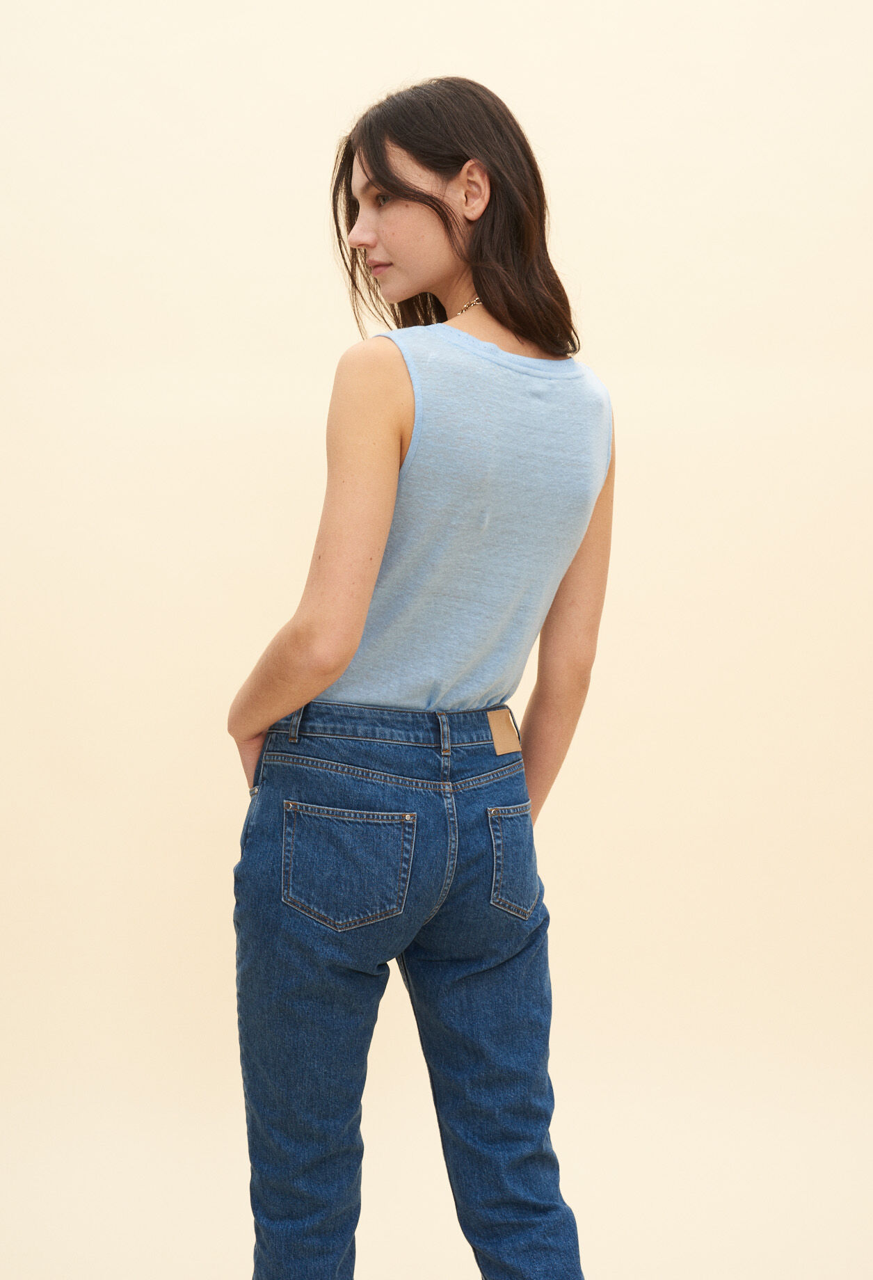 Sleeveless cropped top Sleeveless cropped top