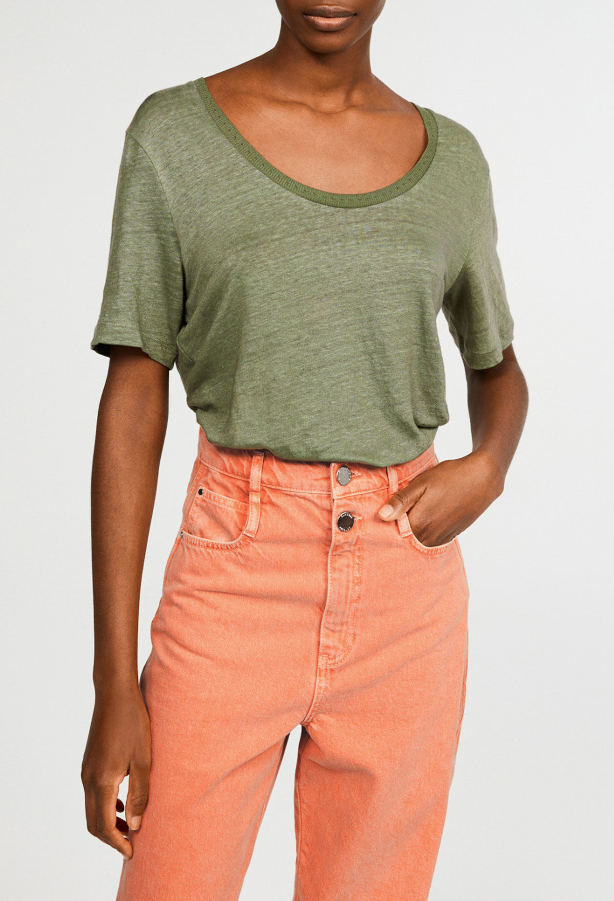 Straight cut T-shirt