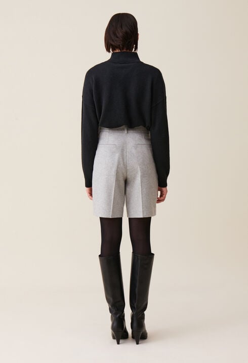 Light grey straight Bermuda