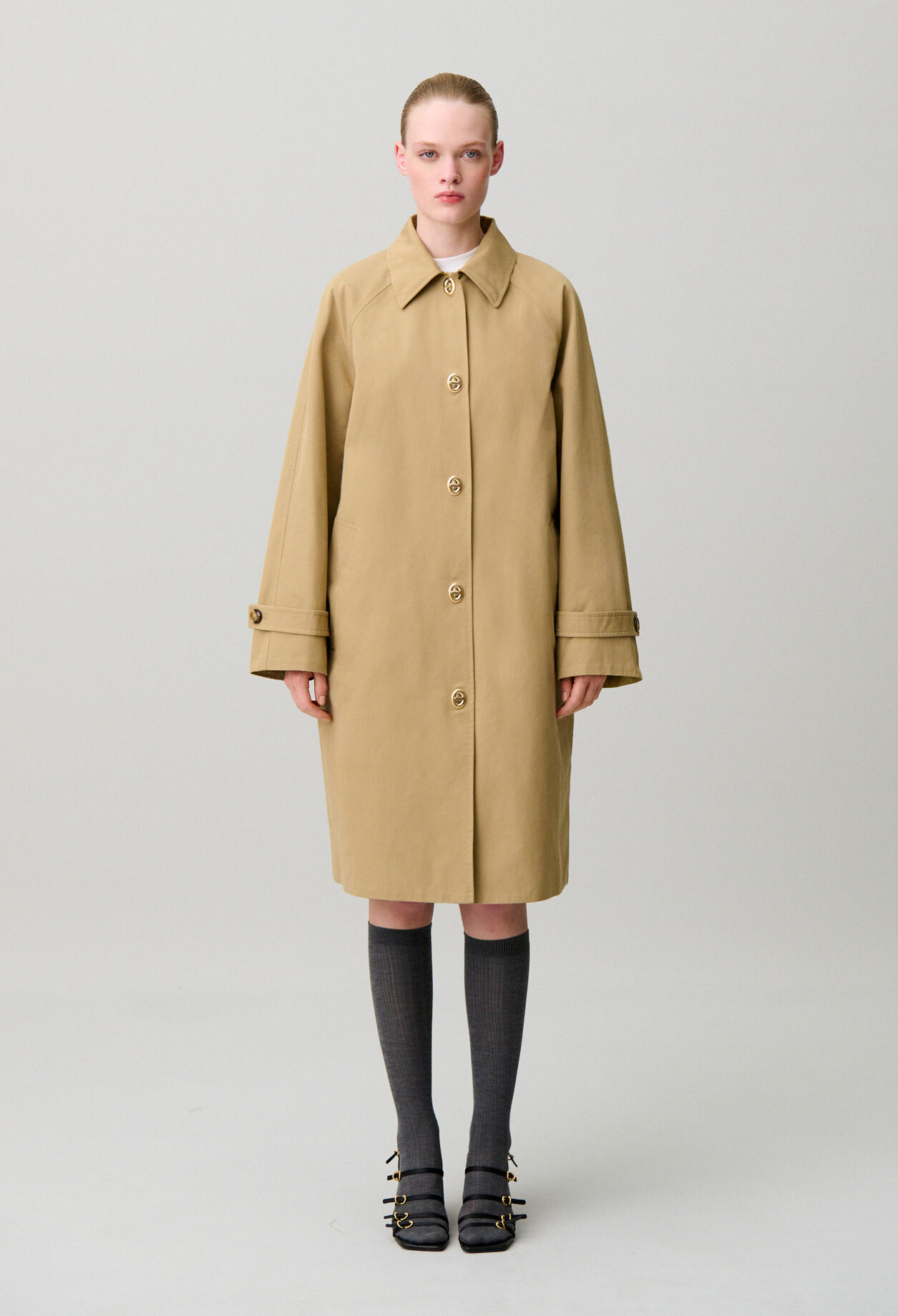Removable velvet collar trench