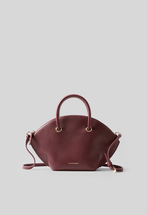 Smooth leather bag with gold rings