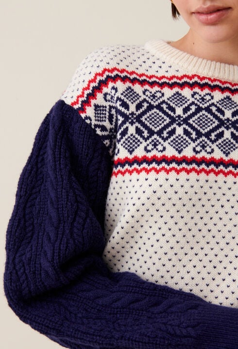 Round-neck patterned jumper