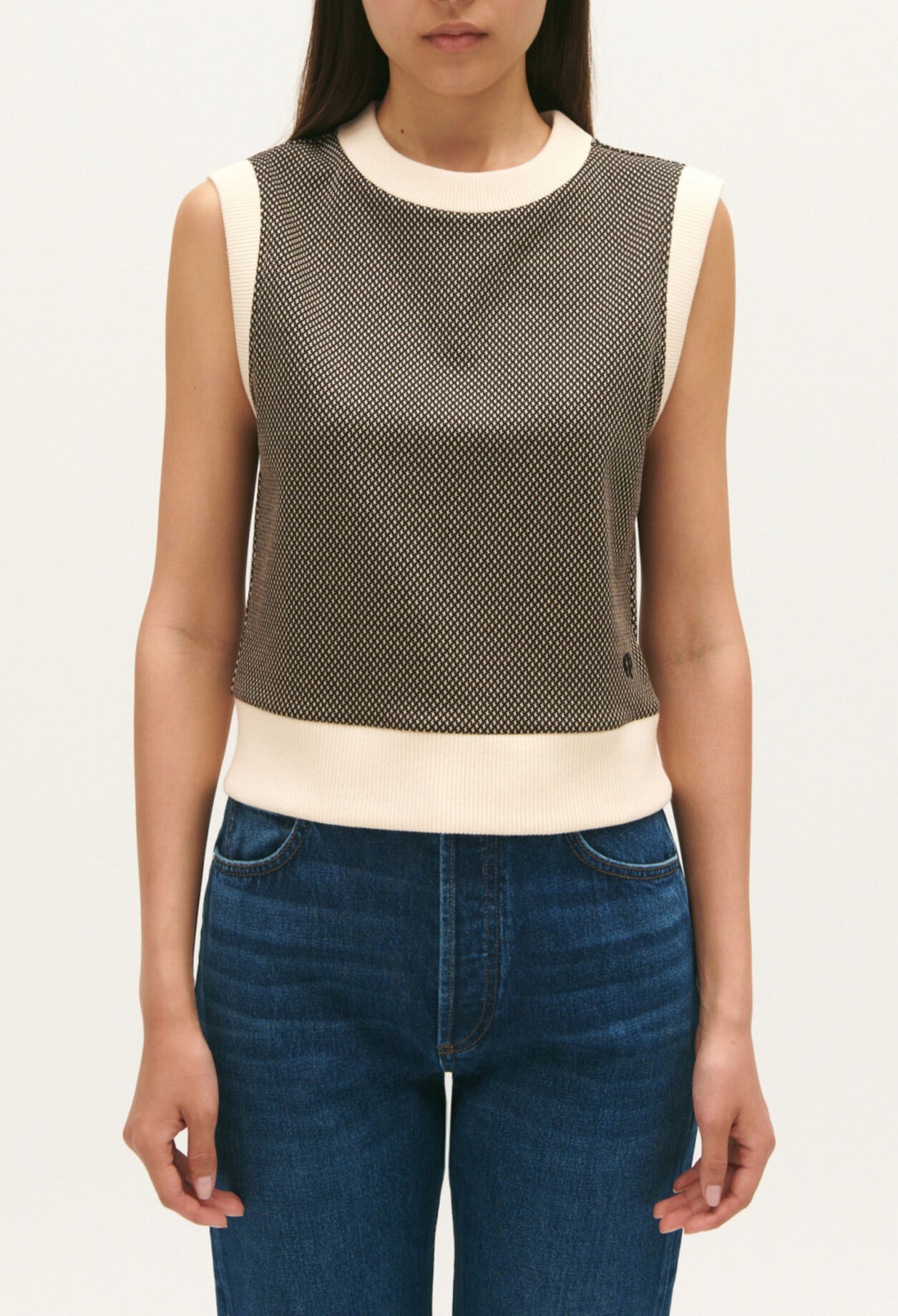 Chocolate sleeveless jumper