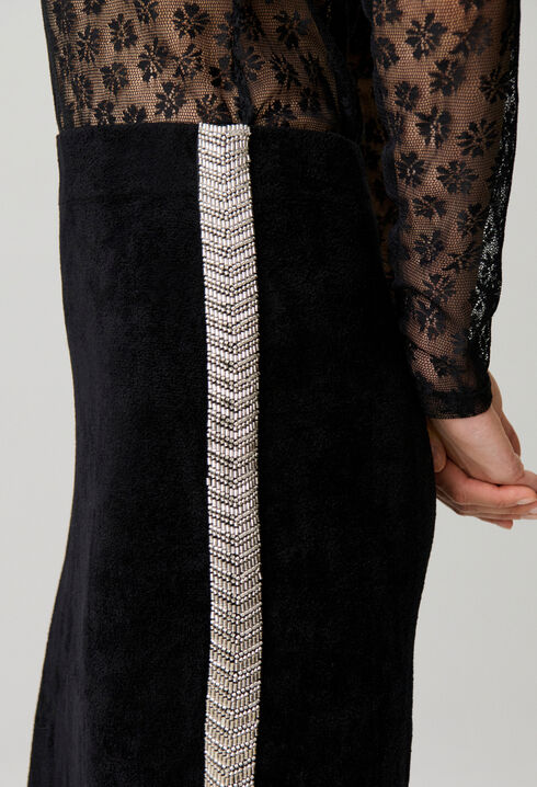 Straight velvet-effect knit skirt
