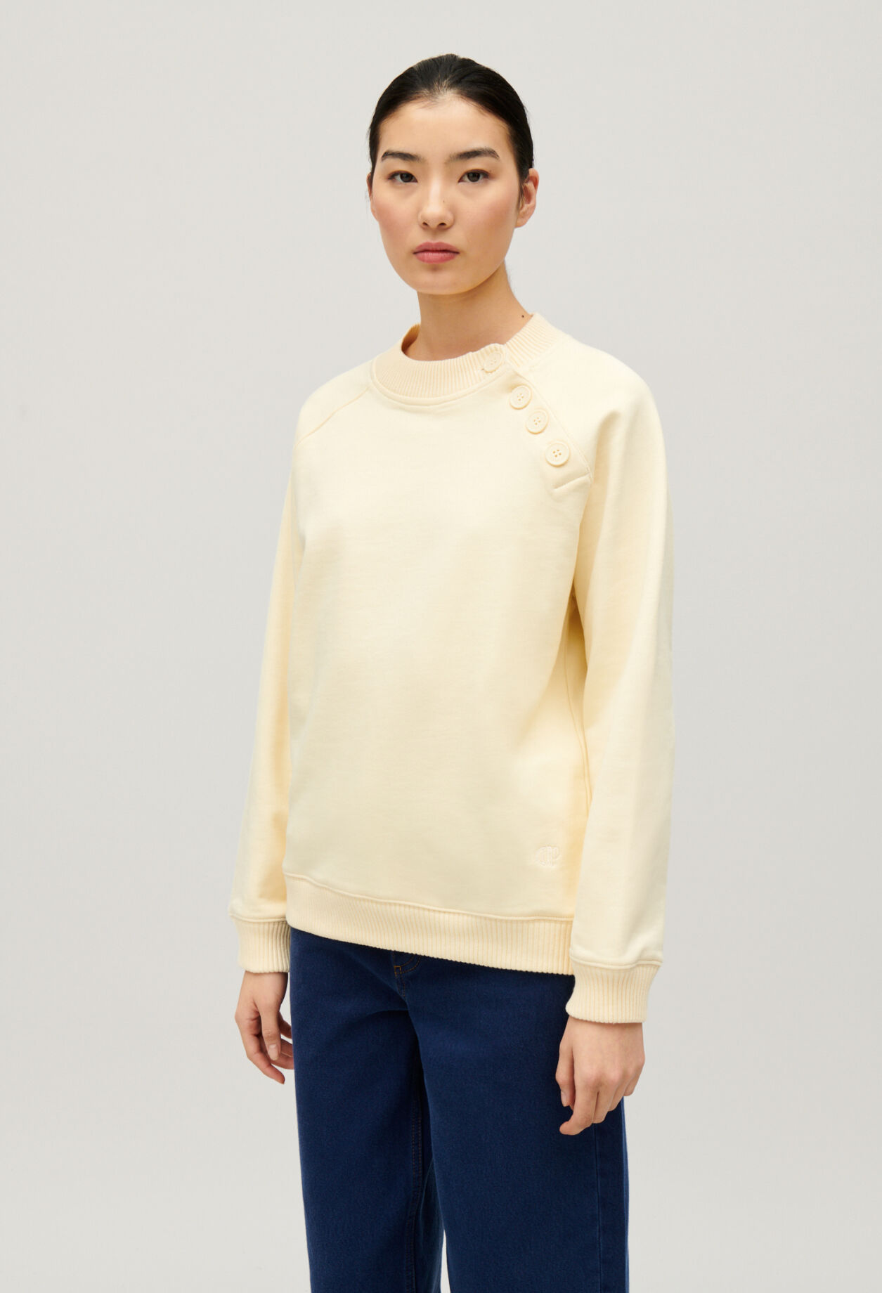 Button sweatshirt