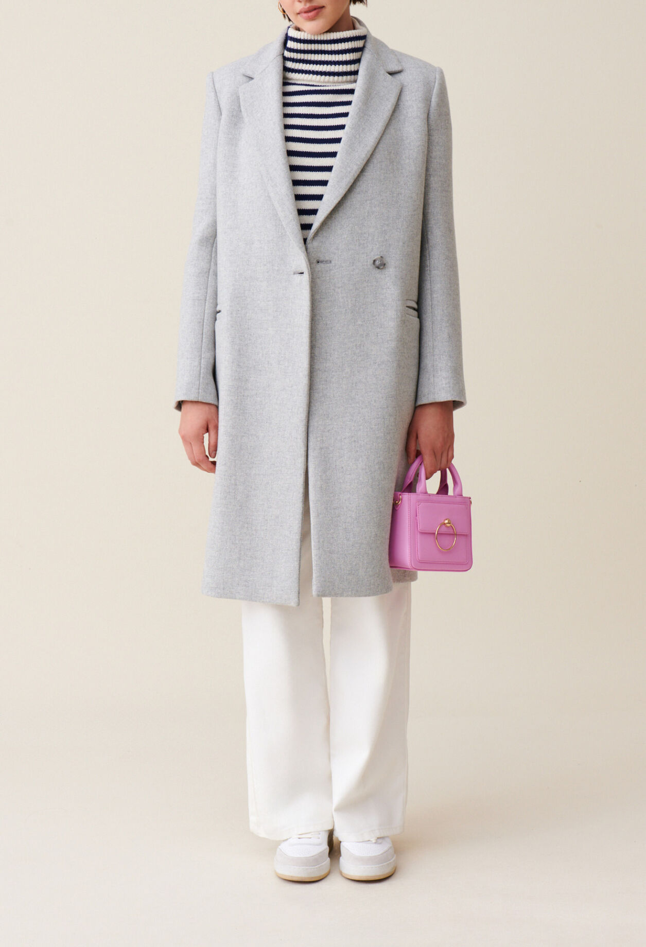 Light grey mid-length tailored coat