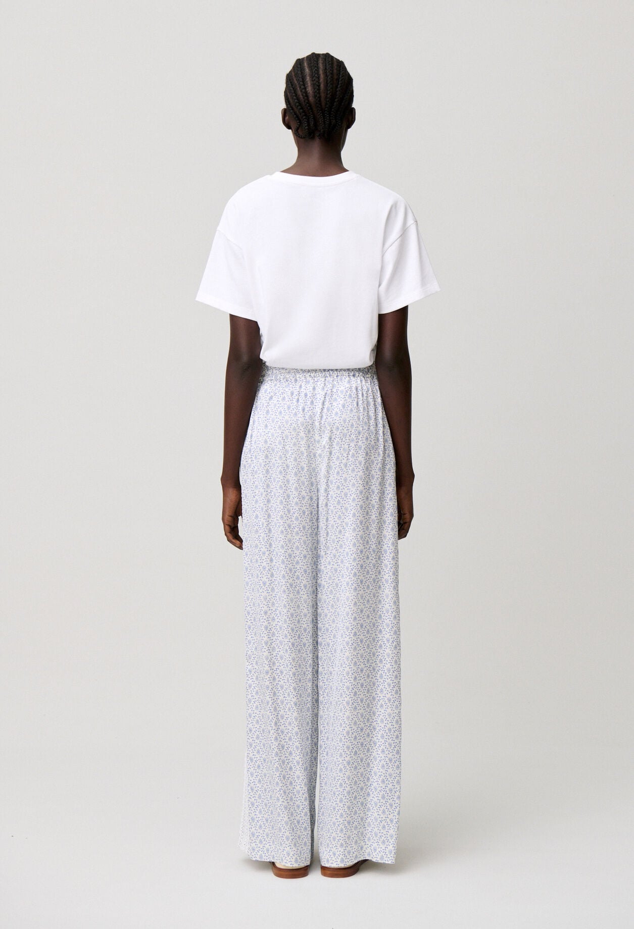 Elasticated-Waist Flowy Trousers
