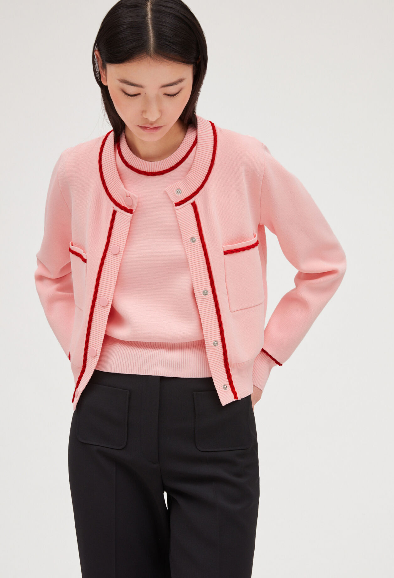 Two-tone sleeveless knitted jumper