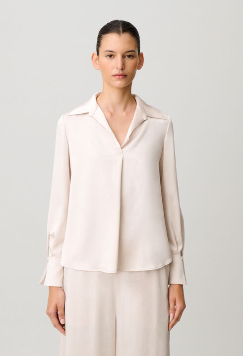 Collared flowy blouse