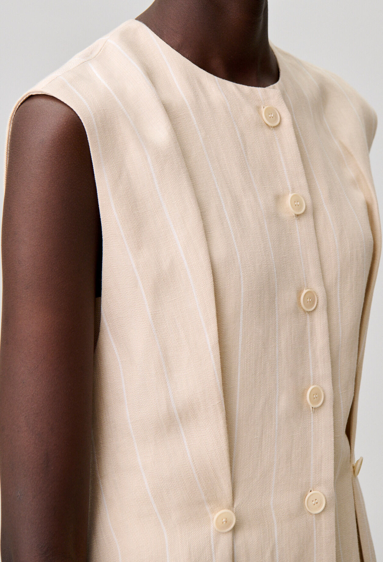 Sleeveless short dress