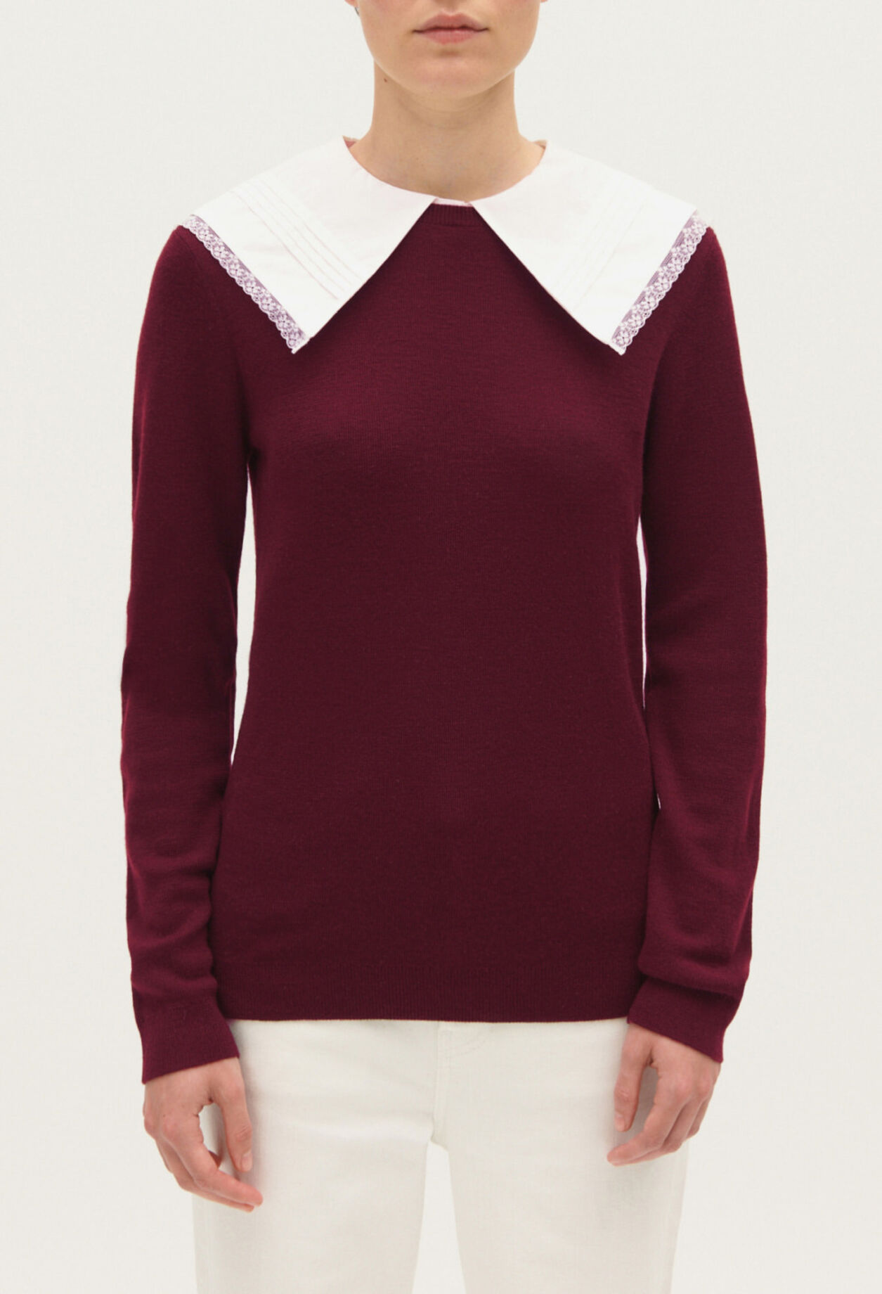 Jumper with removable collar