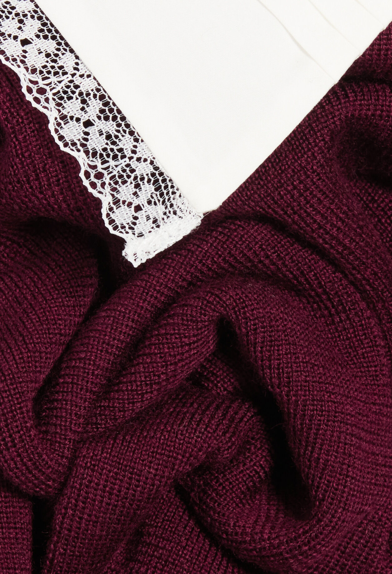 Jumper with removable collar