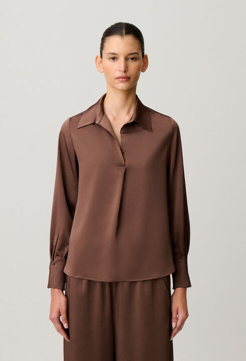 Collared flowy blouse